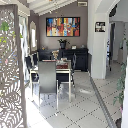 Avec Climatisation, Piscine Et Jardin Prive - Fr-1-387-230 Villa *