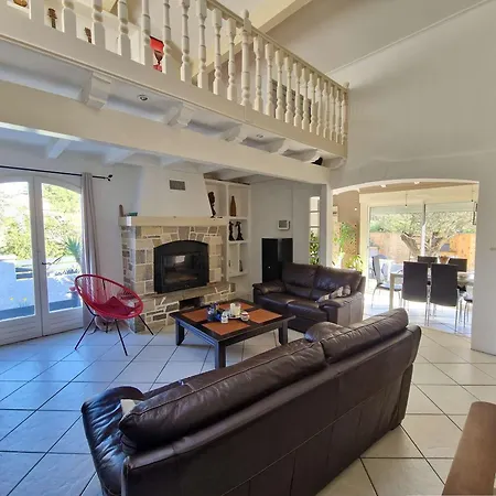 Avec Climatisation, Piscine Et Jardin Prive - Fr-1-387-230 Villa *