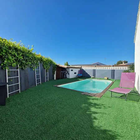 Avec Climatisation, Piscine Et Jardin Prive - Fr-1-387-230 Villa
